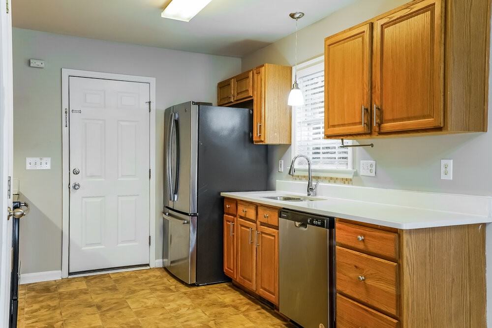 305 Wood Green Dr - Photo 7 of 16