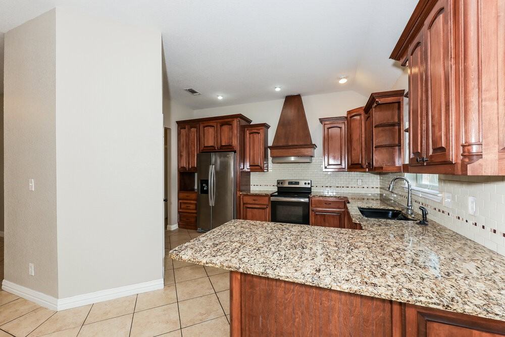 8145 Tanner Ave - Photo 7 of 15