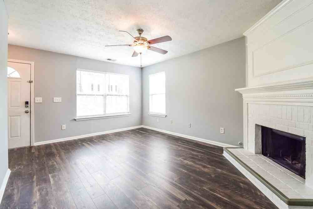 1078 Winterbrook Way - Photo 4 of 17