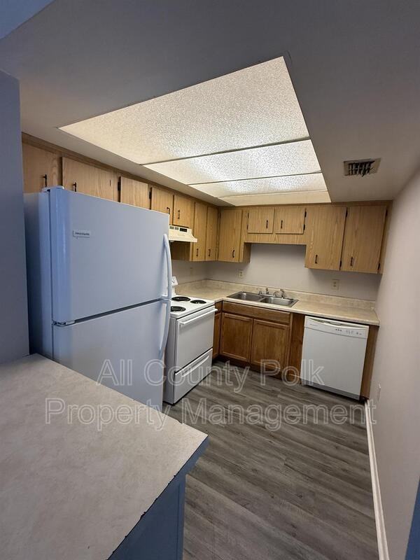 1640 Crystal Park Cir - Photo 4 of 15
