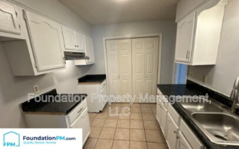 3892 Oak Branch Cir W - Photo 3 of 25