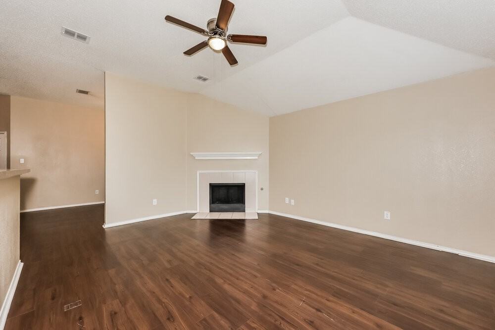 2021 Wildwood Dr - Photo 3 of 16