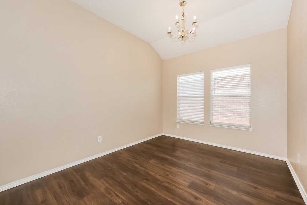 2021 Wildwood Dr - Photo 5 of 16