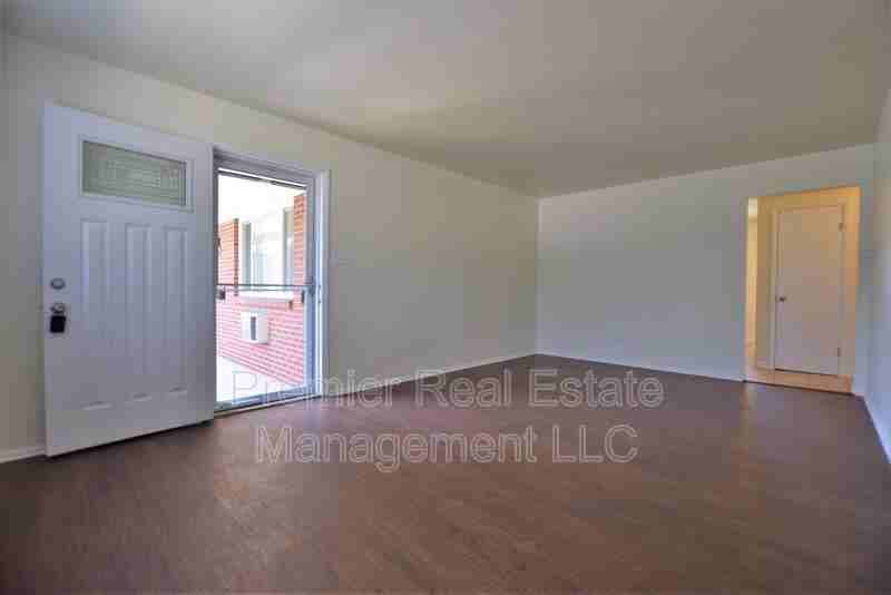 1885 S Clermont St - Photo 3 of 33