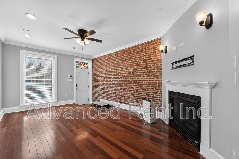528 S Curley St - Photo 4 of 30