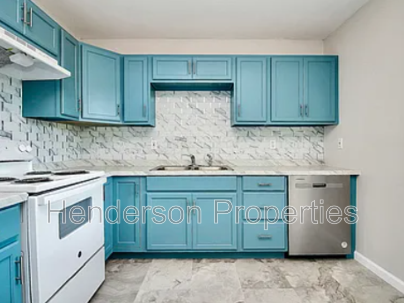 2244 English Dr - Photo 2 of 17