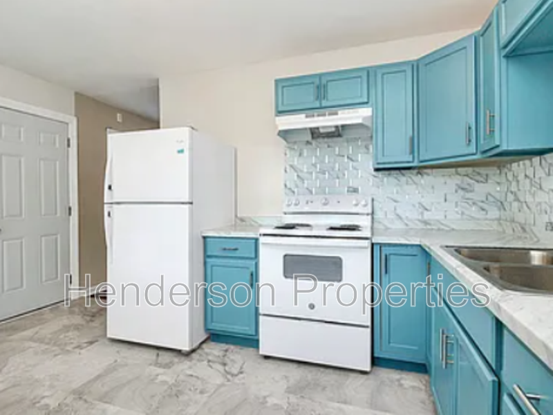 2244 English Dr - Photo 3 of 17