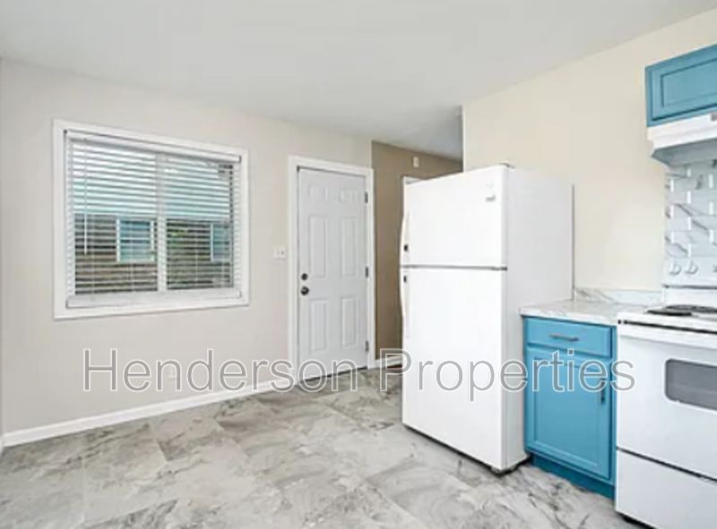 2244 English Dr - Photo 4 of 17