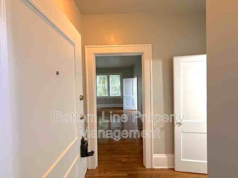 2108 E 7th St #3 - Photo 2 of 9