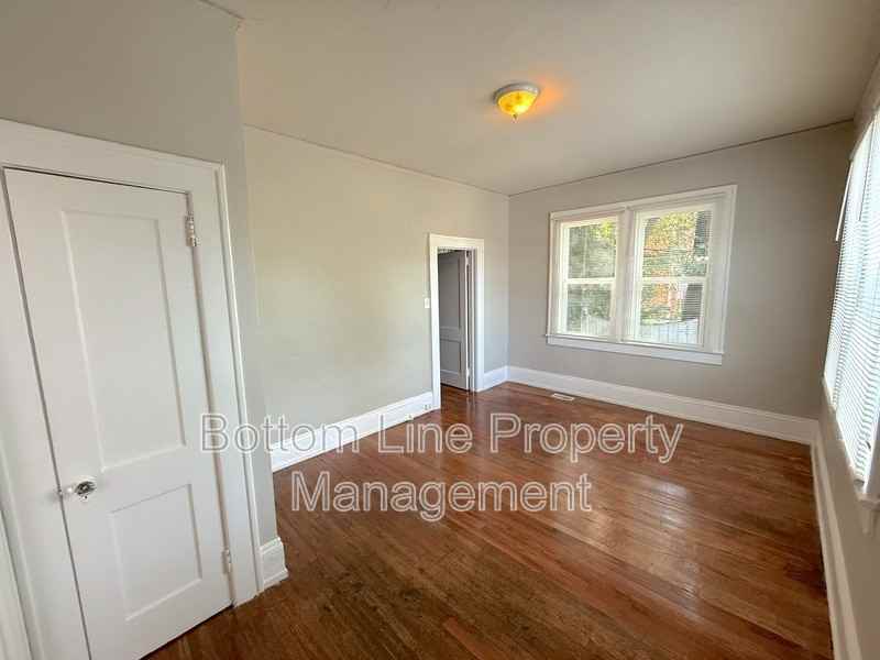 2108 E 7th St #3 - Photo 7 of 9