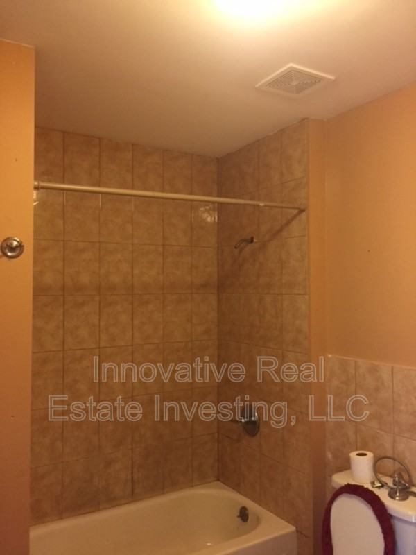 530 N 53rd St - Photo 2 of 7