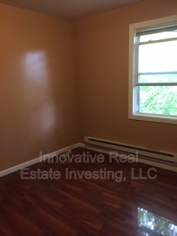 530 N 53rd St - Photo 5 of 7