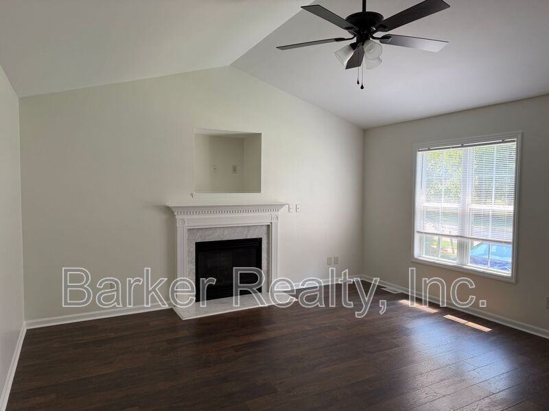 704 Southampton Dr - Photo 2 of 17