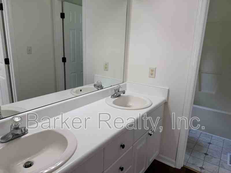 704 Southampton Dr - Photo 7 of 17