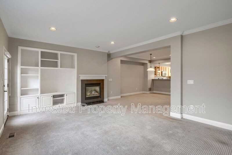 9531 Cedarhurst Ln #D - Photo 3 of 26