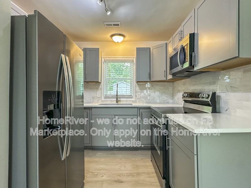 5033 Sunset Lake Rd - Photo 3 of 21