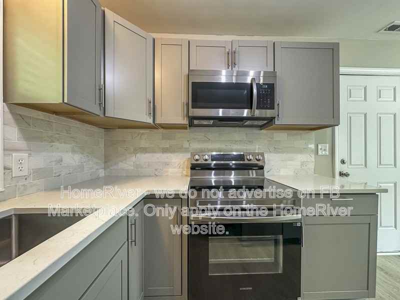 5033 Sunset Lake Rd - Photo 5 of 21