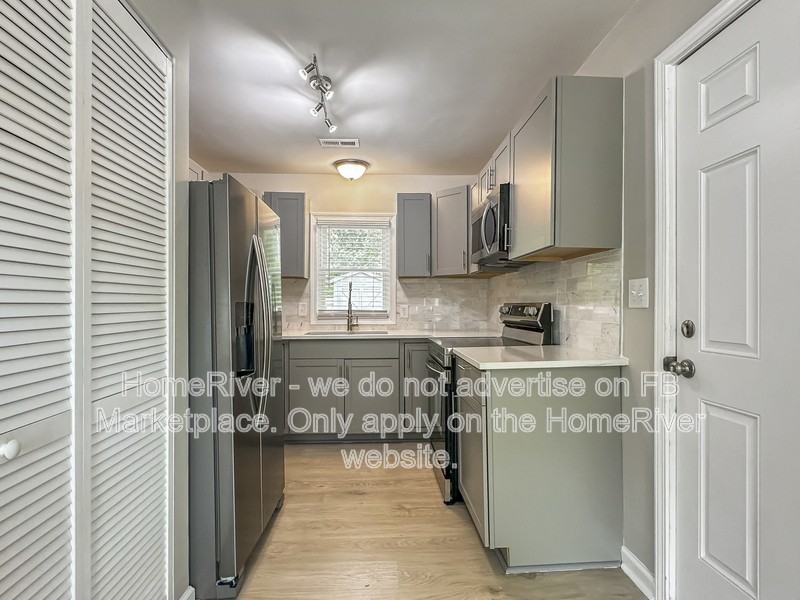 5033 Sunset Lake Rd - Photo 6 of 21