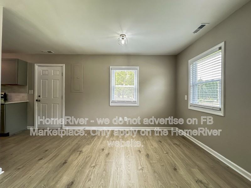 5033 Sunset Lake Rd - Photo 7 of 21