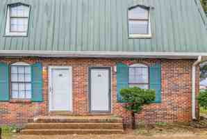 featured image of 1041 Woods Ferry Rd