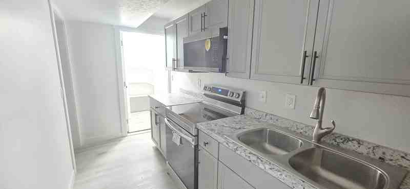 5297 Halton Lane South - Photo 3 of 9
