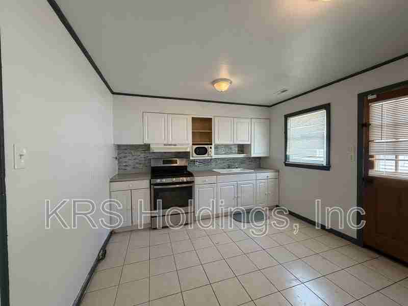 408 Stockton Rd - Photo 3 of 9