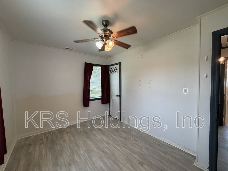 408 Stockton Rd - Photo 4 of 9