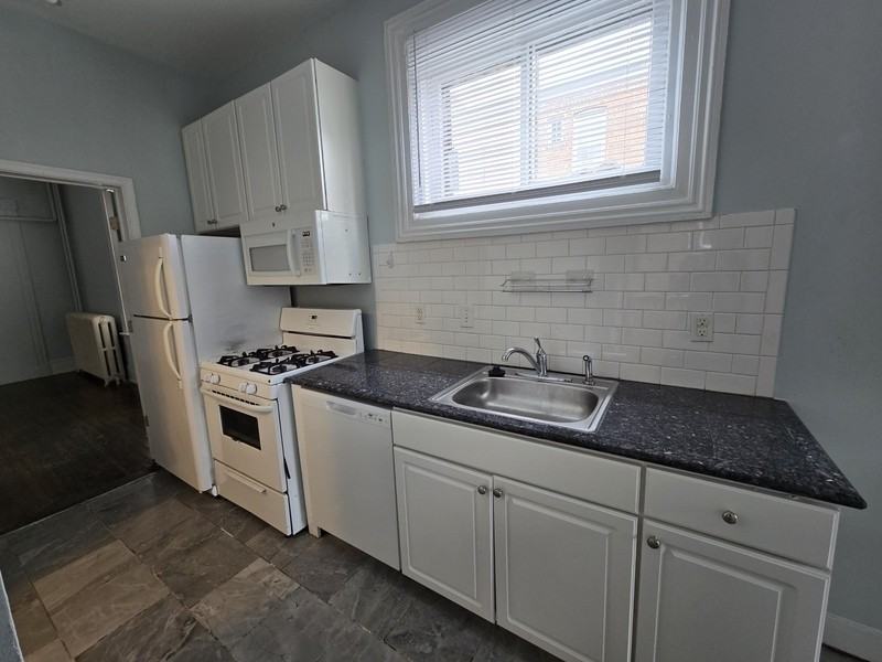 1016 Park Ave #B - Photo 3 of 12
