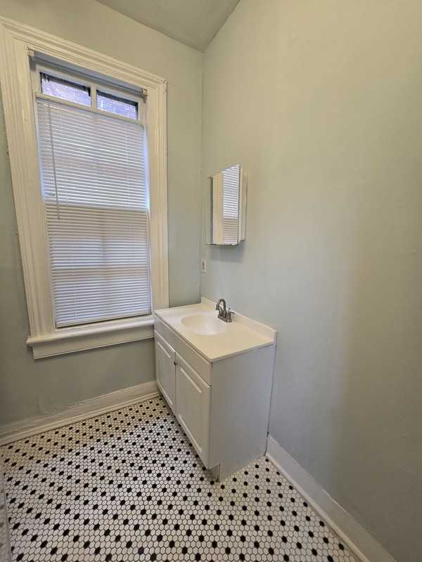 1016 Park Ave #B - Photo 6 of 12