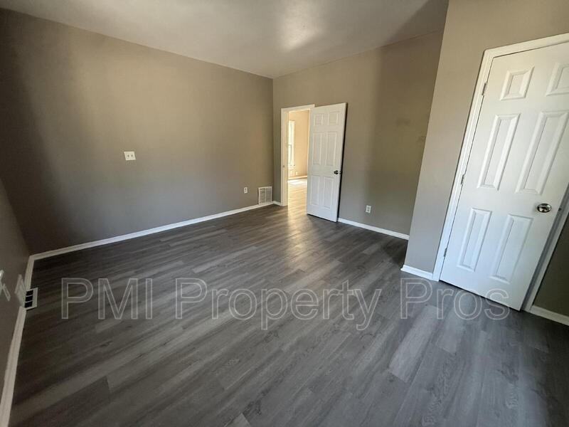 1943 N 38th St - Photo 4 of 23