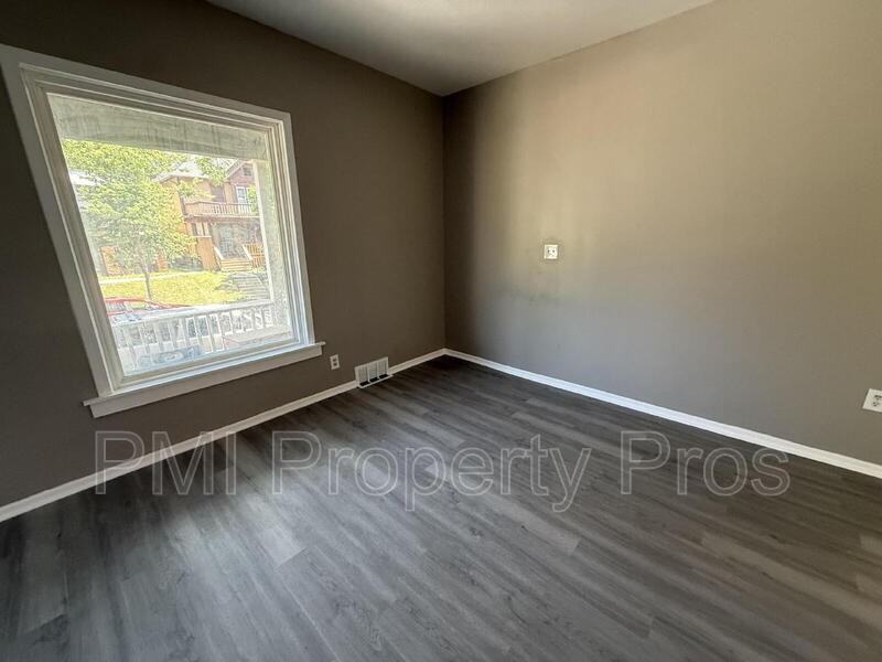 1943 N 38th St - Photo 5 of 23