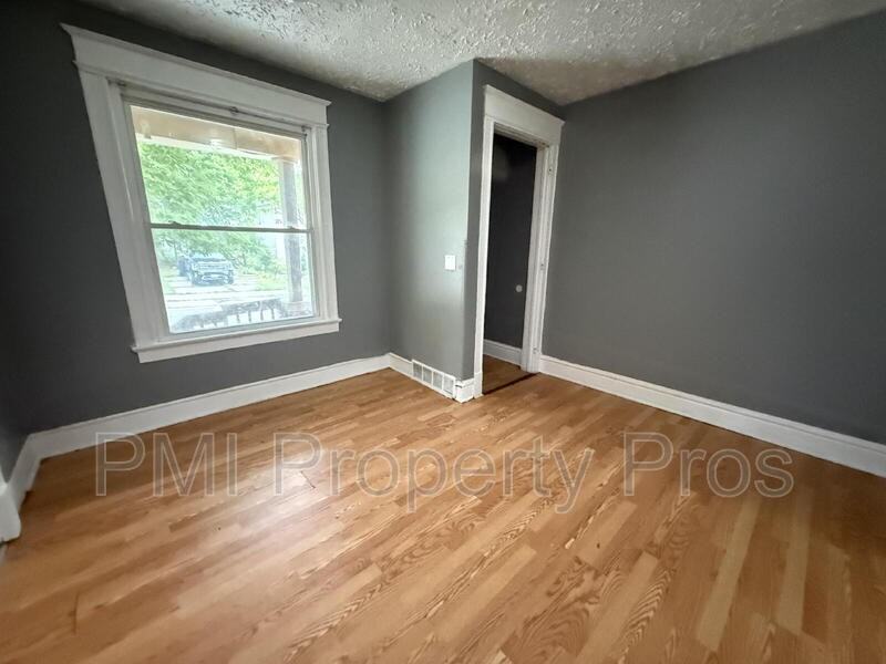 1415 N 37th St - Photo 4 of 23