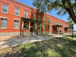featured image of 411 W 11th St #B