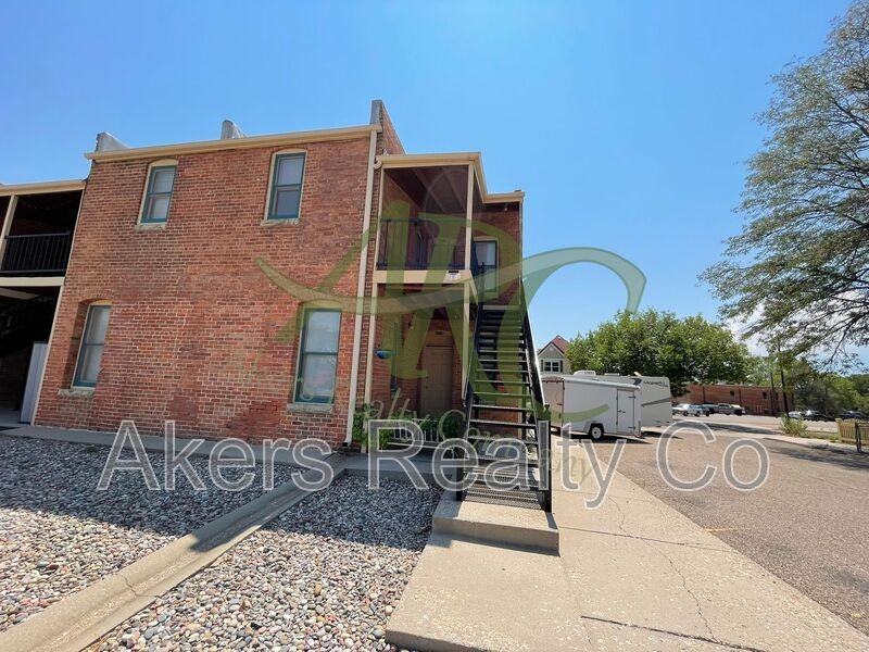 411 W 11th St #B - Photo 2 of 14