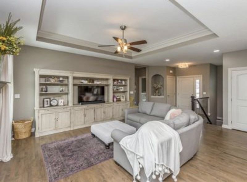 1348 Rolling Glen Dr - Photo 3 of 22