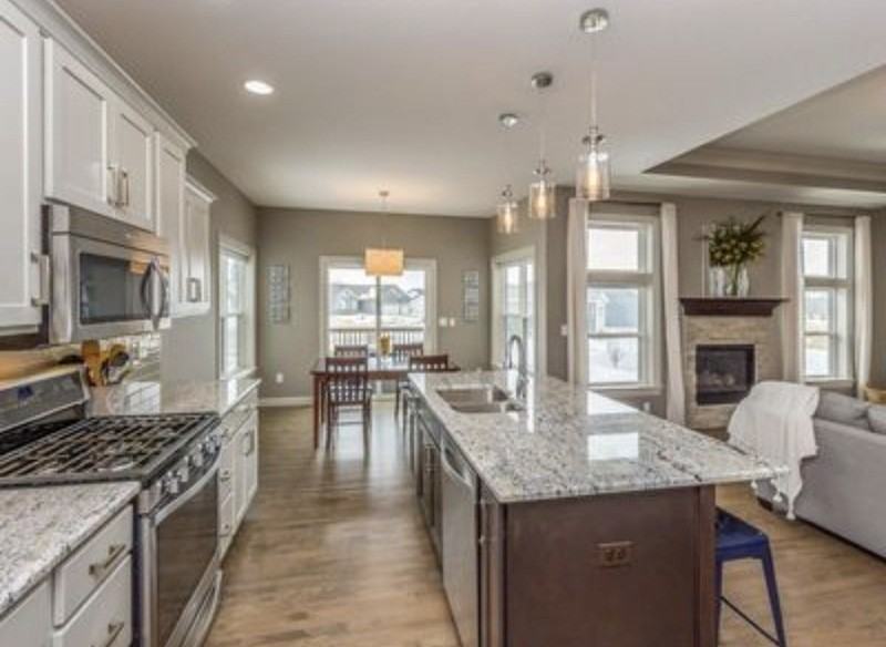 1348 Rolling Glen Dr - Photo 5 of 22