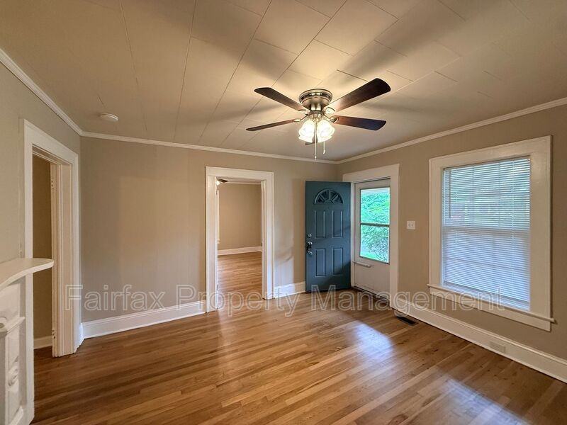 912 Massey Ave - Photo 3 of 21