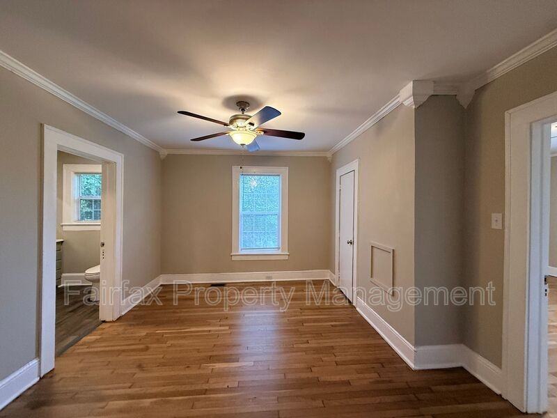 912 Massey Ave - Photo 7 of 21