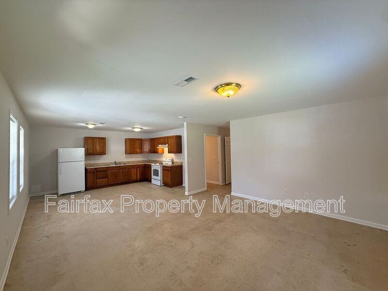 1116 Walnut St - Photo 2 of 16