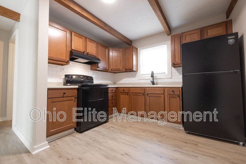3090 Grasmere Ave - Photo 5 of 17