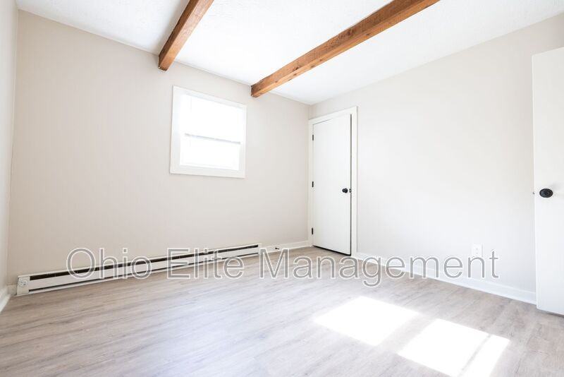 3090 Grasmere Ave - Photo 6 of 17