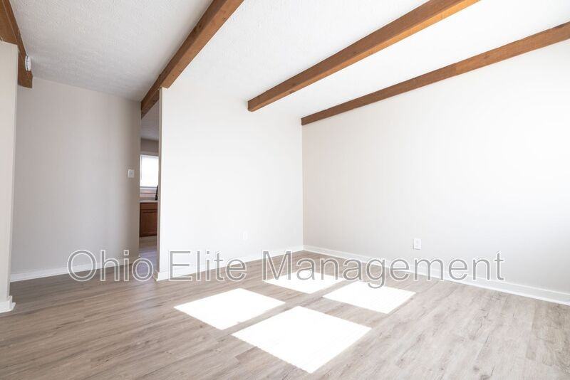 3090 Grasmere Ave - Photo 7 of 17