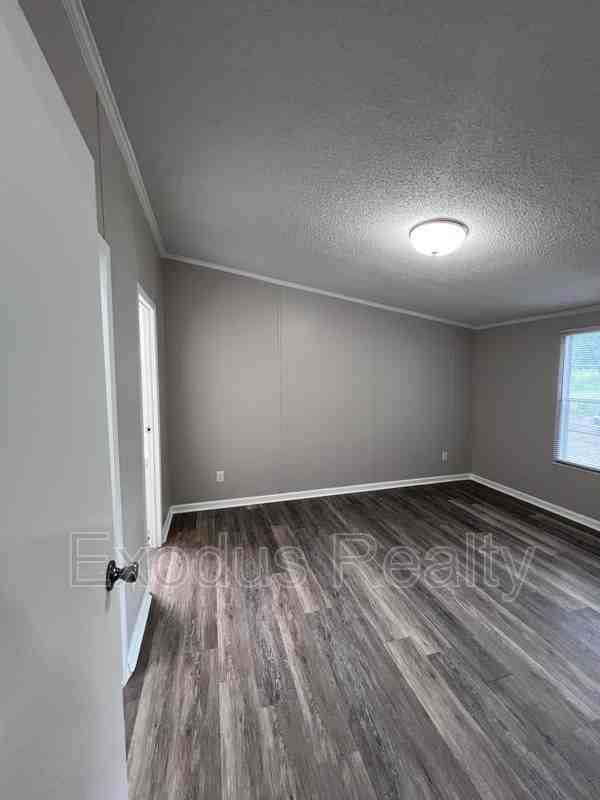 118 Sean Ln - Photo 3 of 38