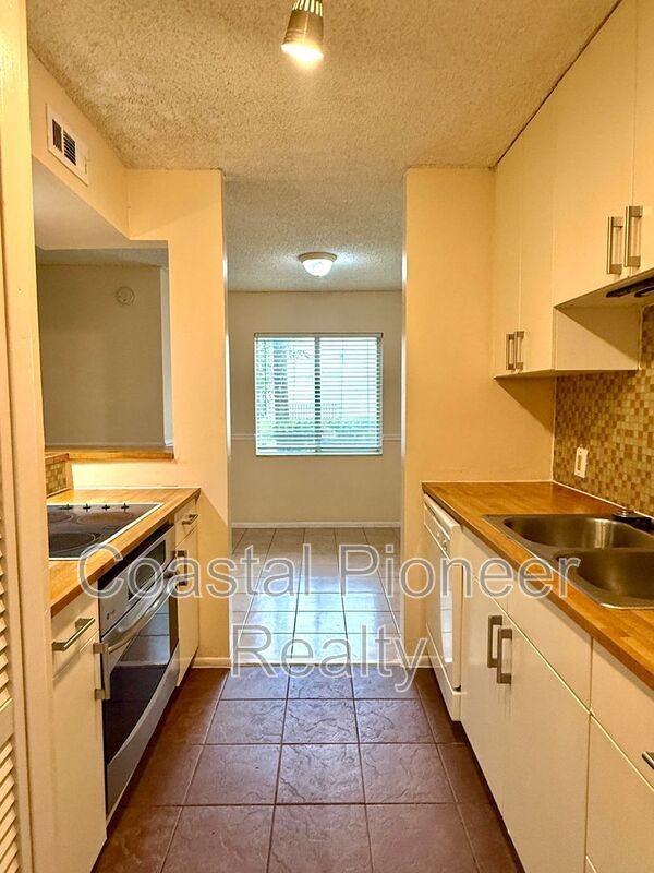 5502 Pokeweed Ct #B - Photo 3 of 13
