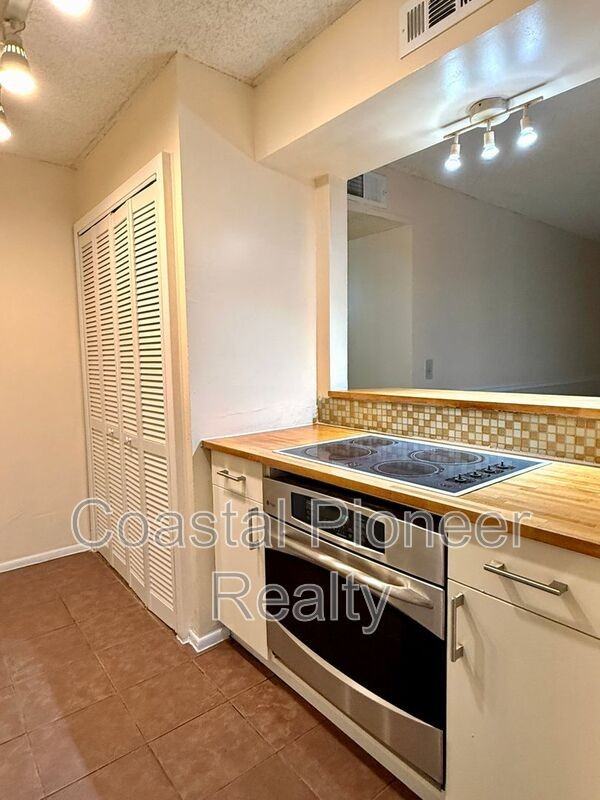 5502 Pokeweed Ct #B - Photo 5 of 13