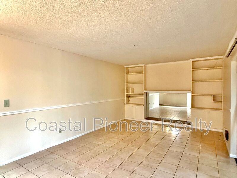 5502 Pokeweed Ct #B - Photo 6 of 13