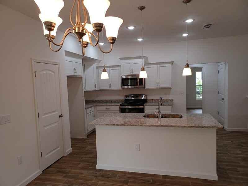 302 S 2nd St - Photo 4 of 16