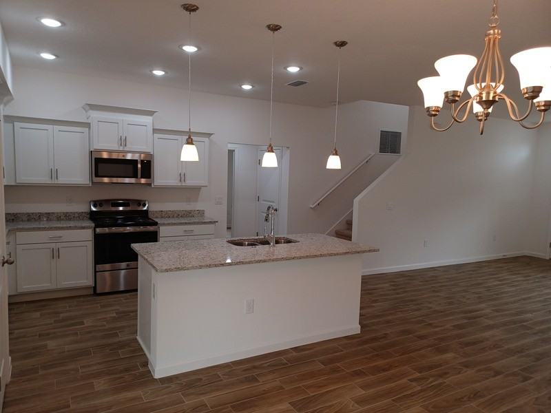 302 S 2nd St - Photo 5 of 16