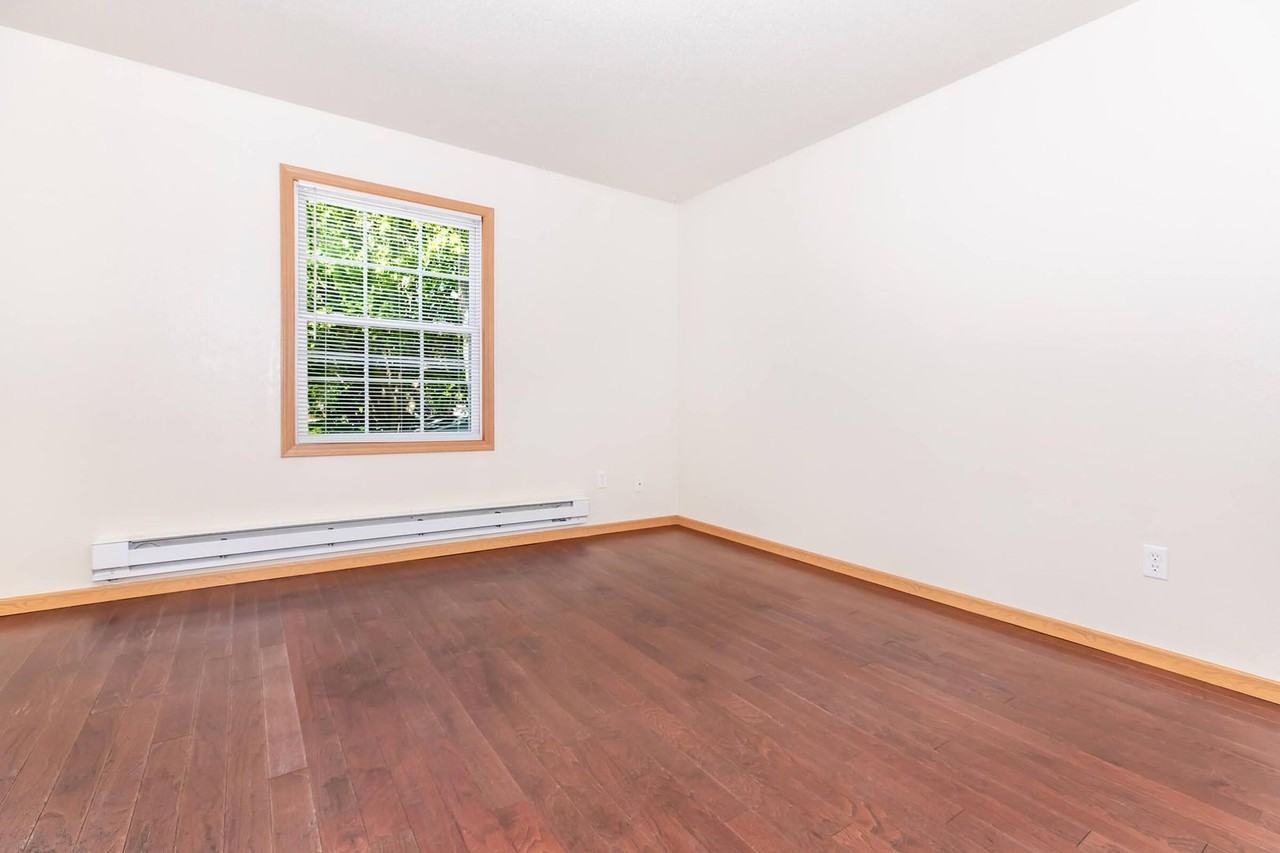 Cozy 1 Bedroom Available Now! - Photo 5 of 34