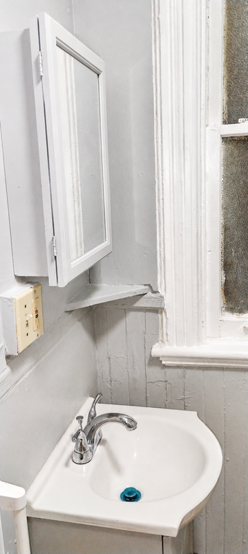 132 Spring St - Photo 6 of 14